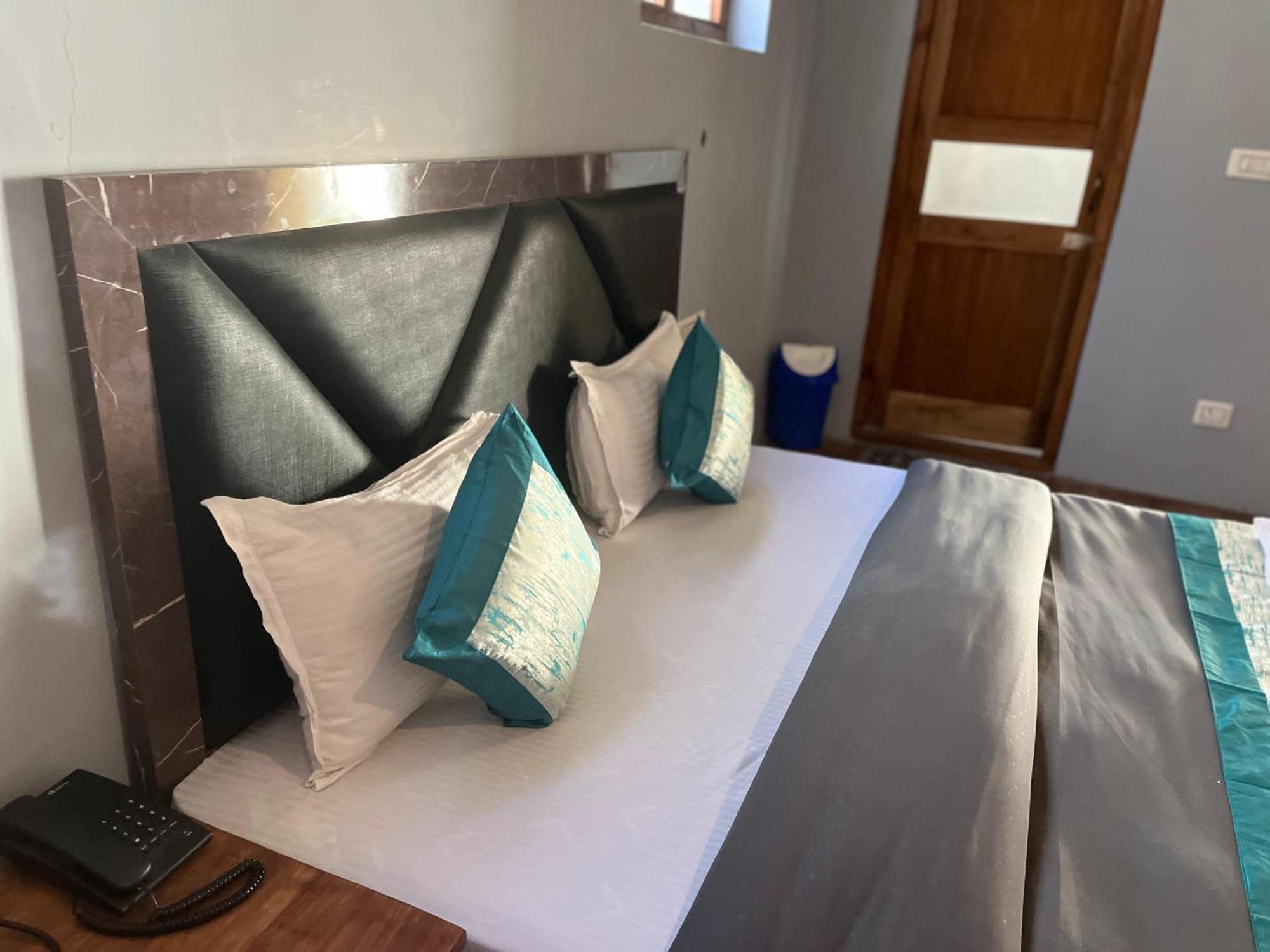 Hotel Honey Bee Leh Zewnętrze zdjęcie